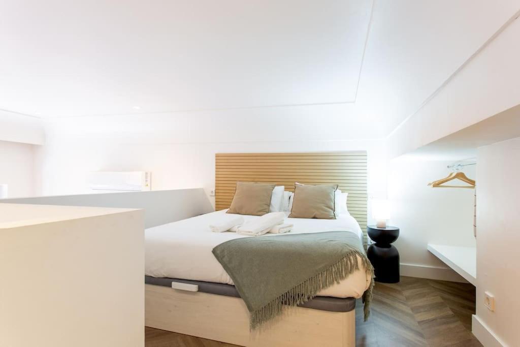 #3 New Duplex Full Of Light In City Center Madri